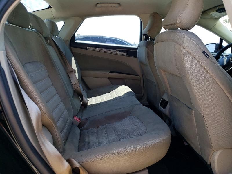 2017 FORD FUSION SE 10