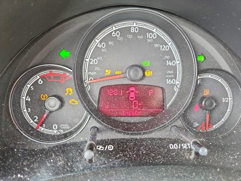 2017 VOLKSWAGEN BEETLE 1.8T 9