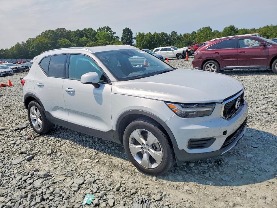 2020 VOLVO XC40 T4 MOMENTUM 4