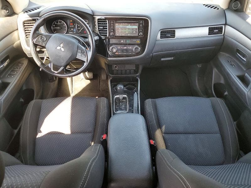 2017 MITSUBISHI OUTLANDER ES 8