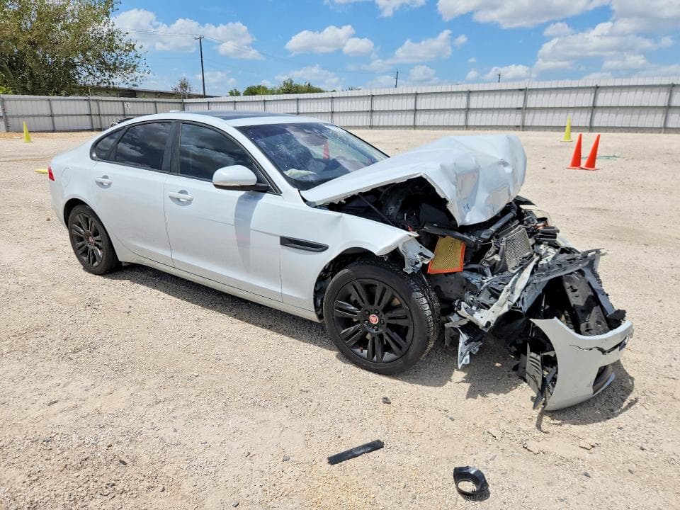 2018 JAGUAR XF PREMIUM 4