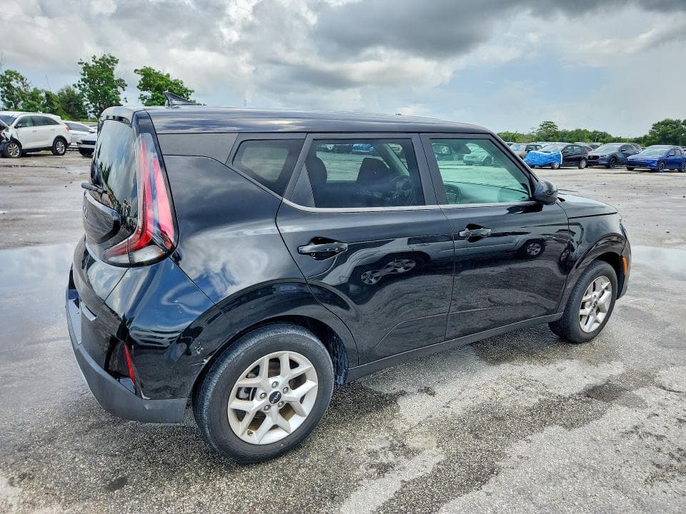 2023 KIA SOUL S 3