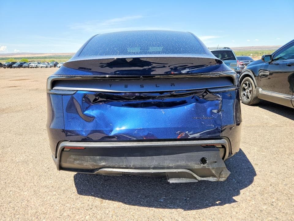 2026 TESLA MODEL Y 6