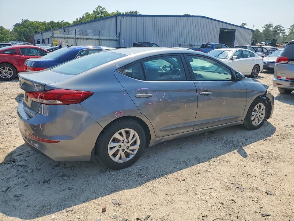 2018 HYUNDAI ELANTRA SE 3