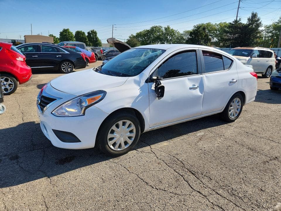 2019 NISSAN VERSA SV - 1