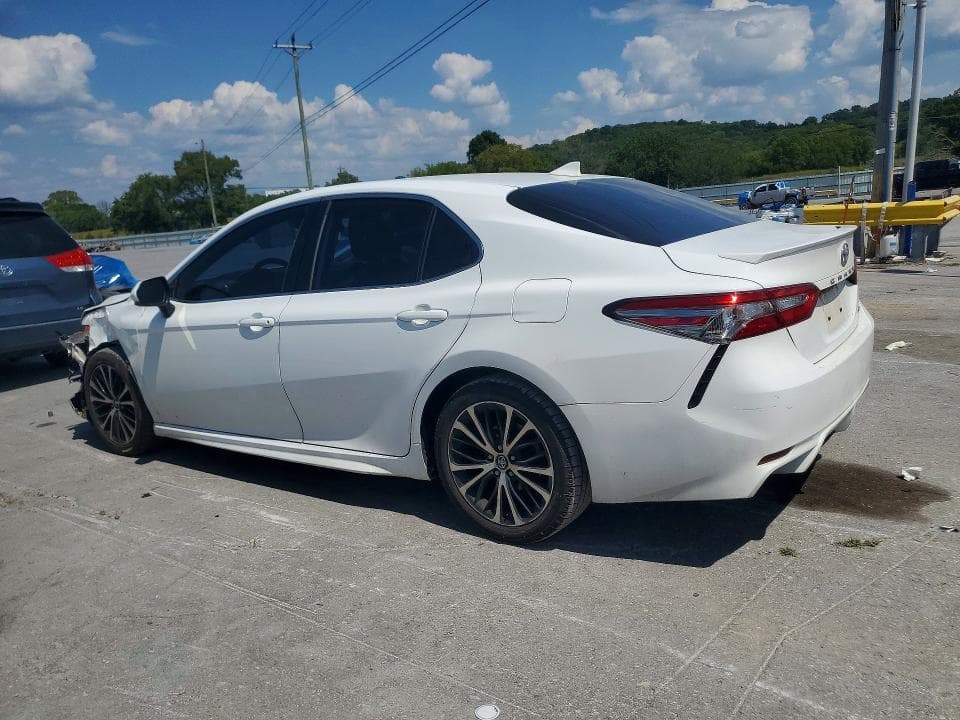 2019 TOYOTA CAMRY SE 2