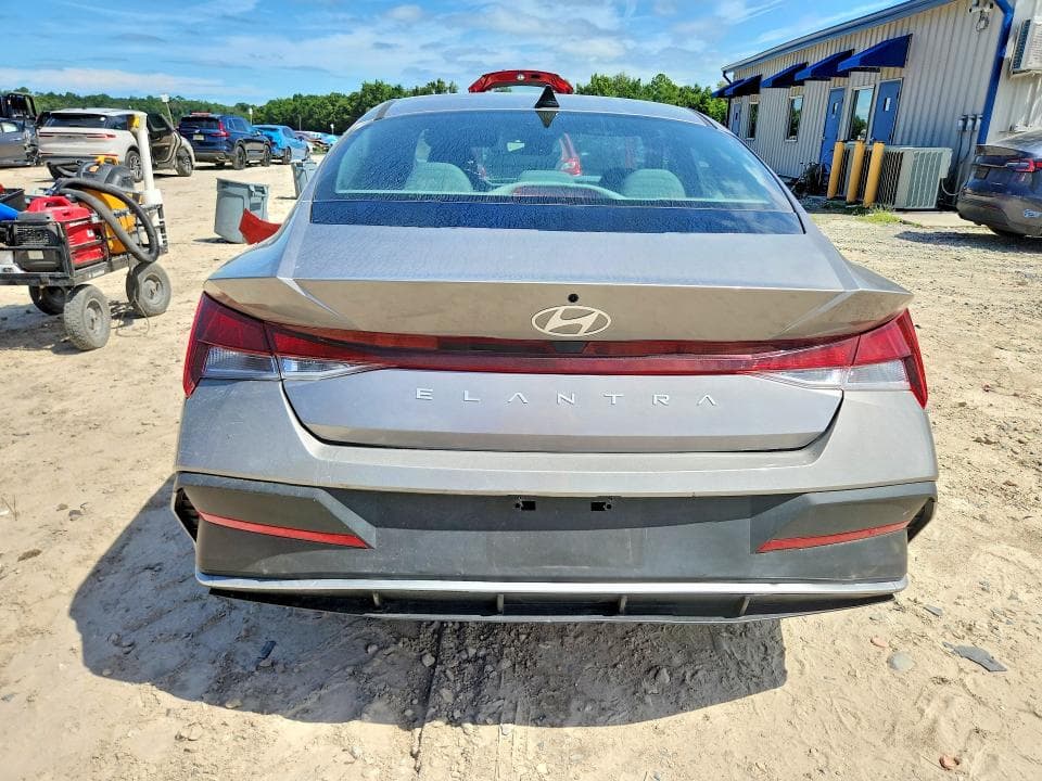 2024 HYUNDAI ELANTRA SE 6