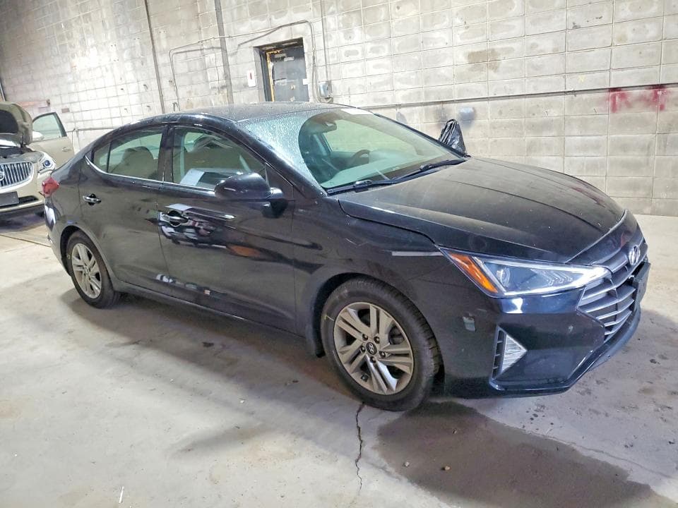2020 HYUNDAI ELANTRA SEL 4