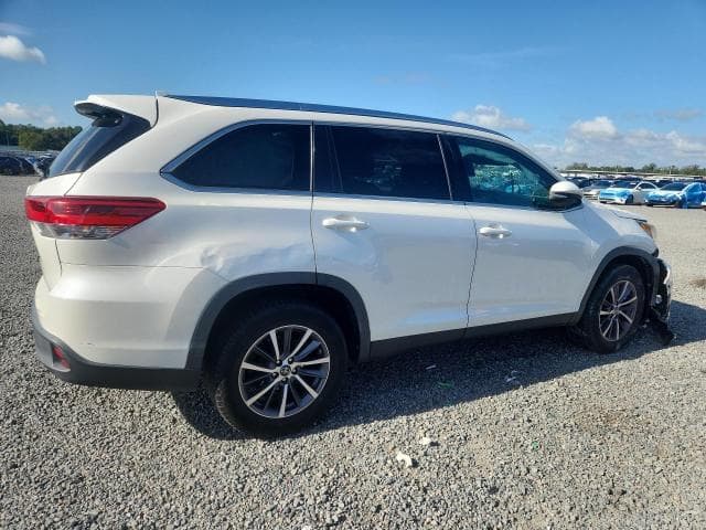 2019 TOYOTA HIGHLANDER XLE 3