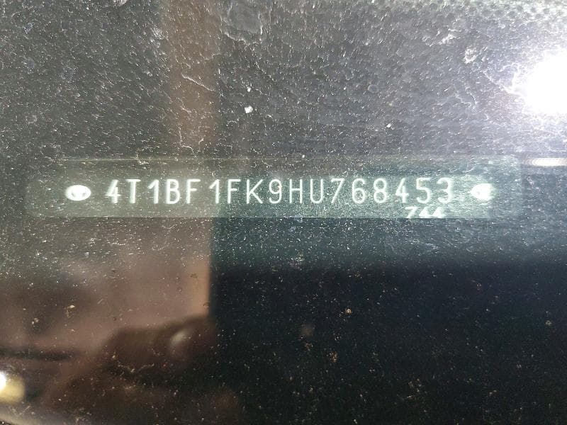 2017 TOYOTA CAMRY SE 12