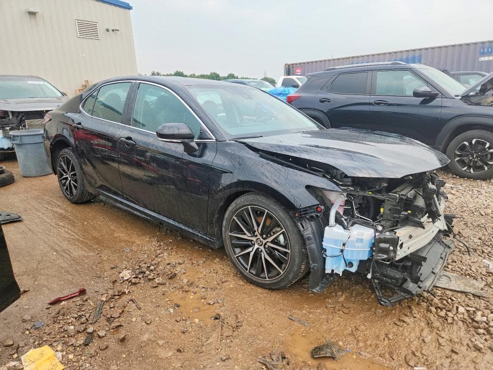 2024 TOYOTA CAMRY SE 4