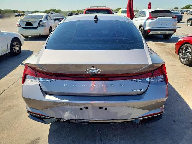 2022 HYUNDAI ELANTRA LIMITED 6