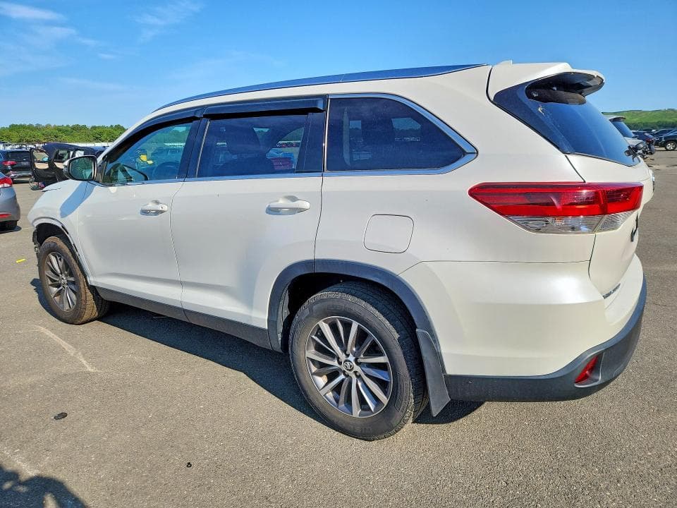 2026 TOYOTA HIGHLANDER XLE 2