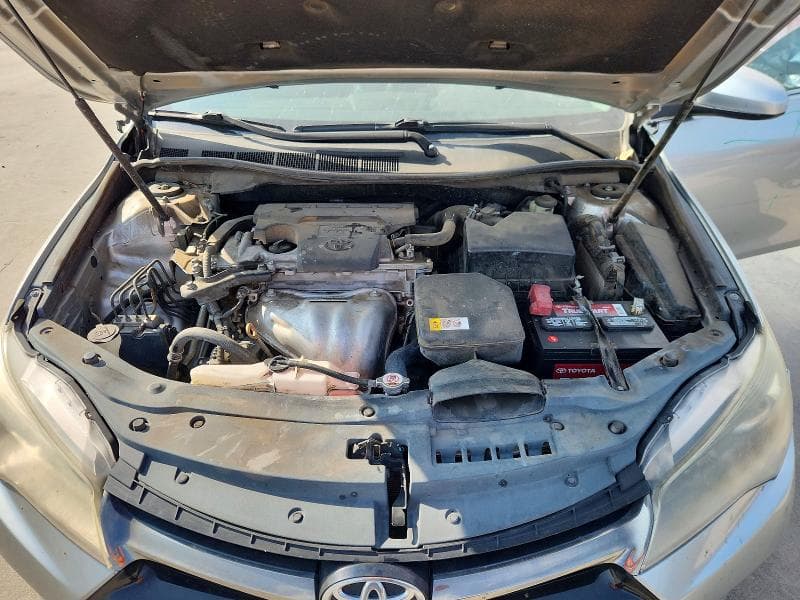 2017 TOYOTA CAMRY SE 11