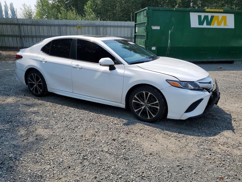 2018 TOYOTA CAMRY SE 4