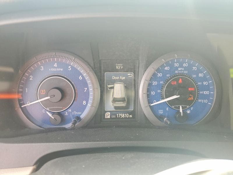 2020 TOYOTA SIENNA LE 9