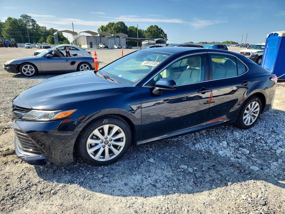 2019 TOYOTA CAMRY LE - 1