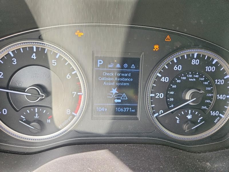 2020 HYUNDAI SANTA FE SE 9