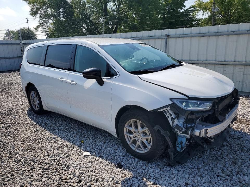 2024 CHRYSLER PACIFICA TOURING L 4
