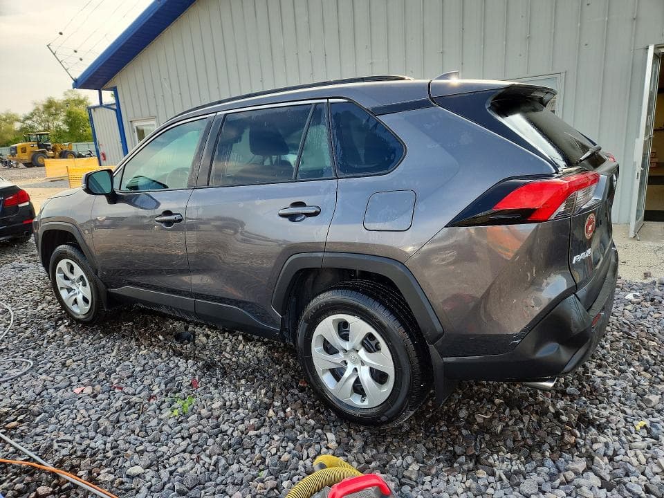 2021 TOYOTA RAV4 LE 2