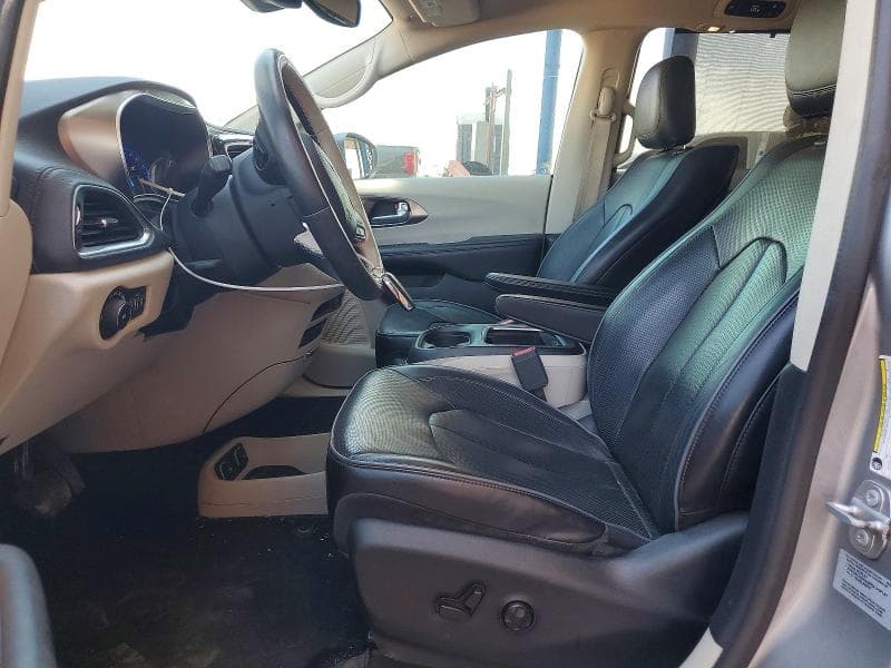 2017 CHRYSLER PACIFICA LIMITED 7