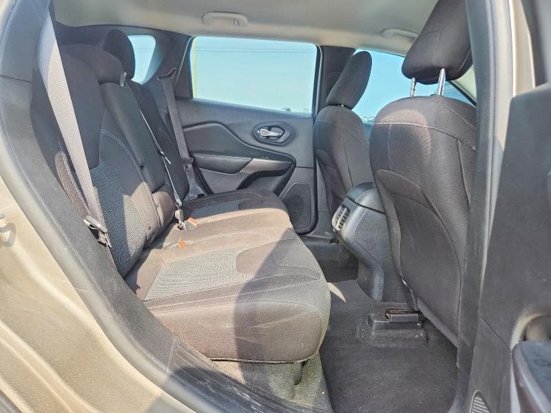 2019 JEEP CHEROKEE LATITUDE 11