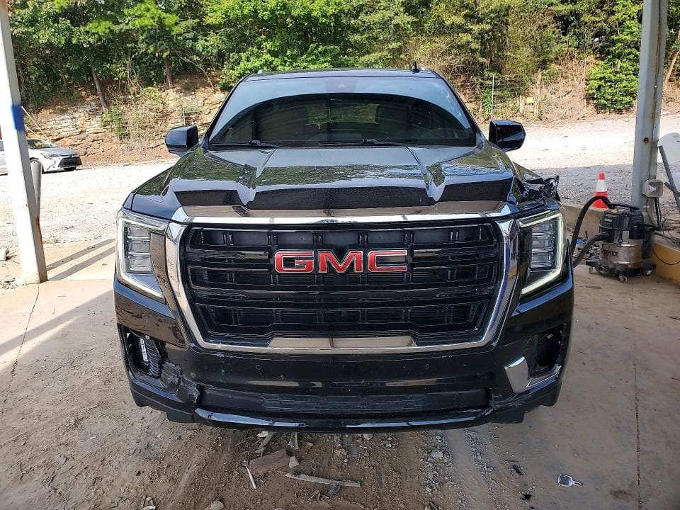 2023 GMC YUKON SLE 5