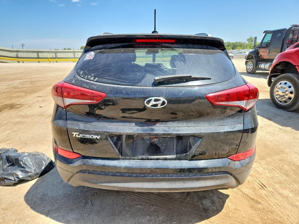 2017 HYUNDAI TUCSON SE 6