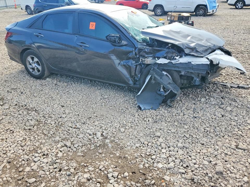 2021 HYUNDAI ELANTRA SE 4