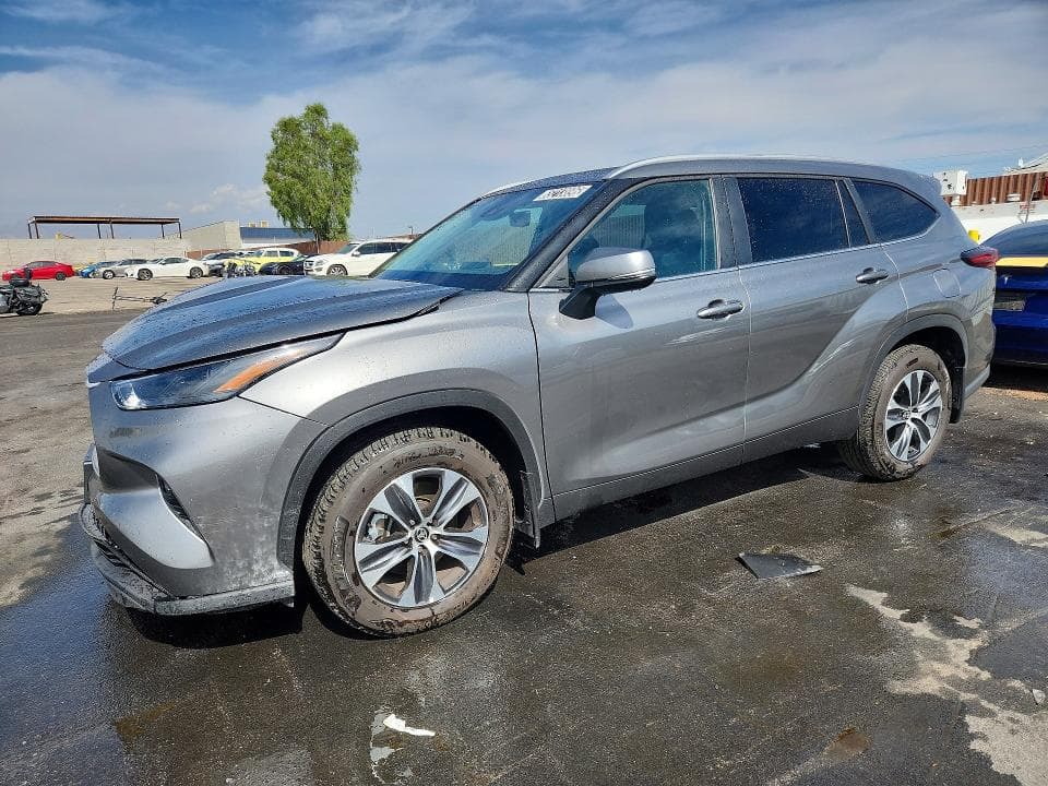 2026 TOYOTA HIGHLANDER XLE - 1