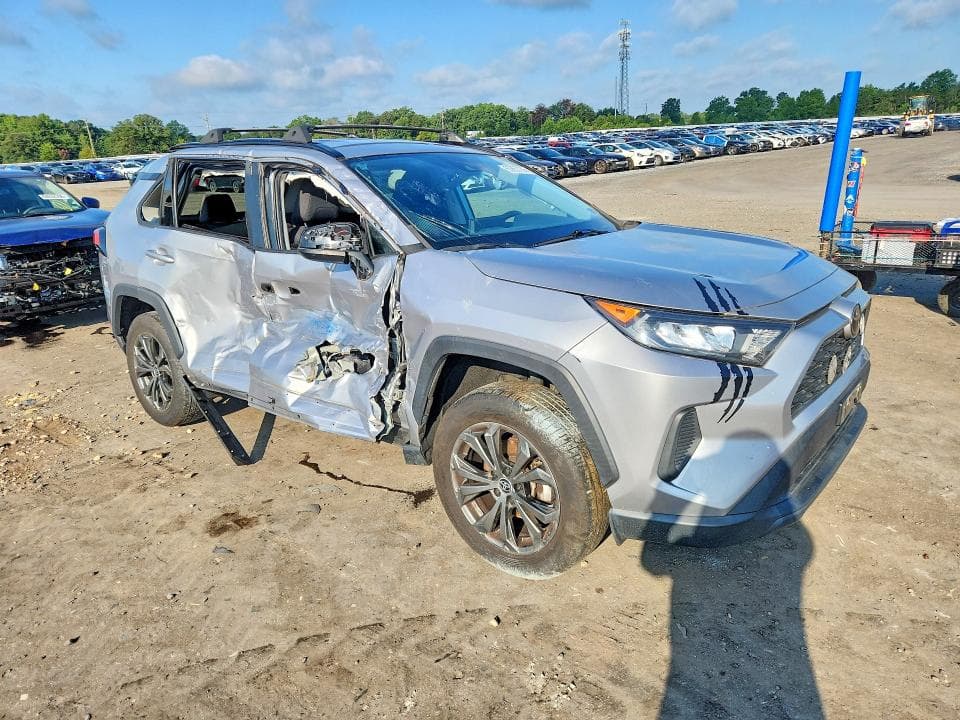 2021 TOYOTA RAV4 LE 4