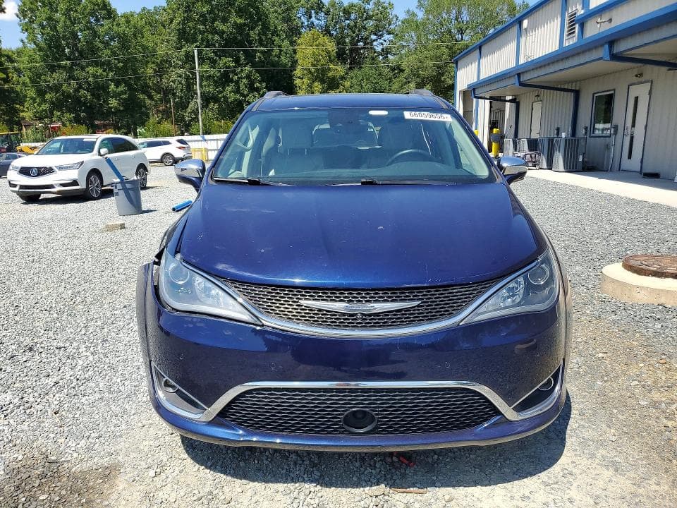 2017 CHRYSLER PACIFICA LIMITED 5