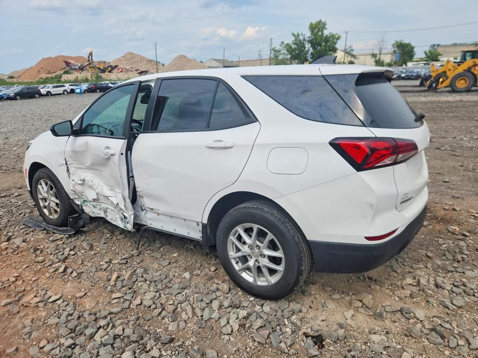2023 CHEVROLET EQUINOX LS 2