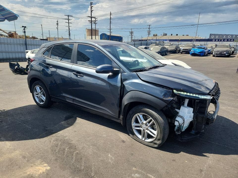 2022 HYUNDAI KONA SE 4