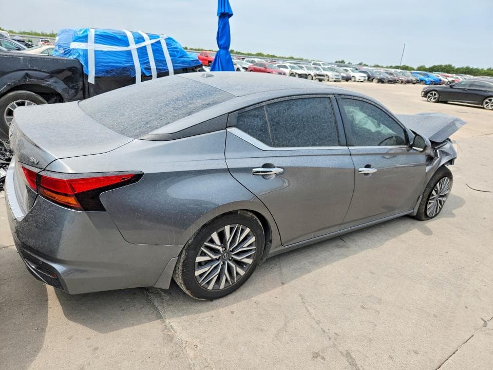 2023 NISSAN ALTIMA SV 3