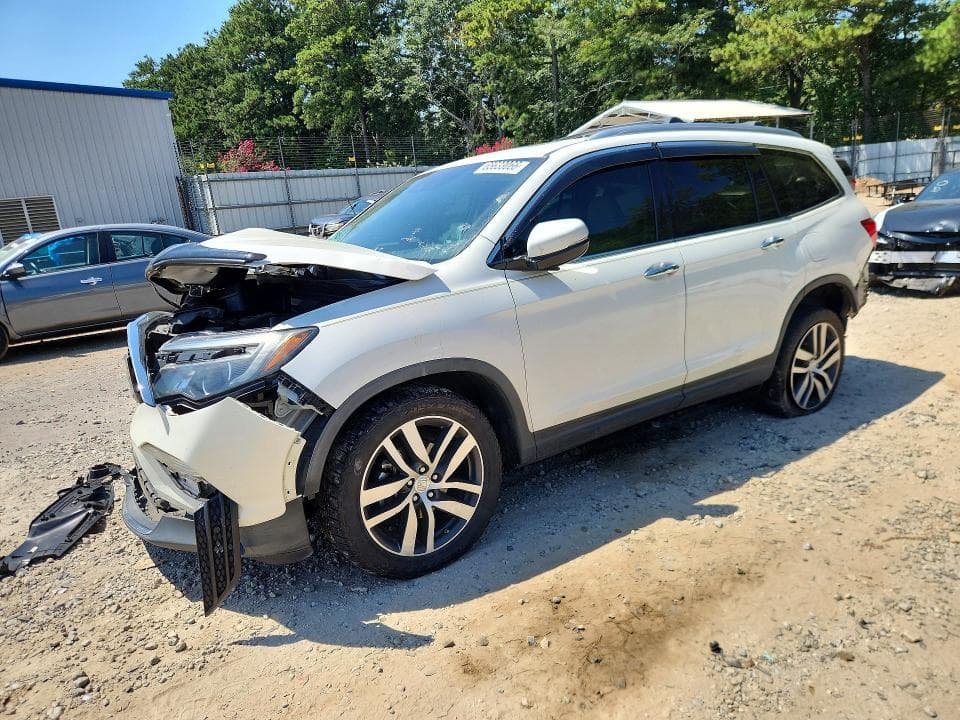 2017 HONDA PILOT TOURING - 1