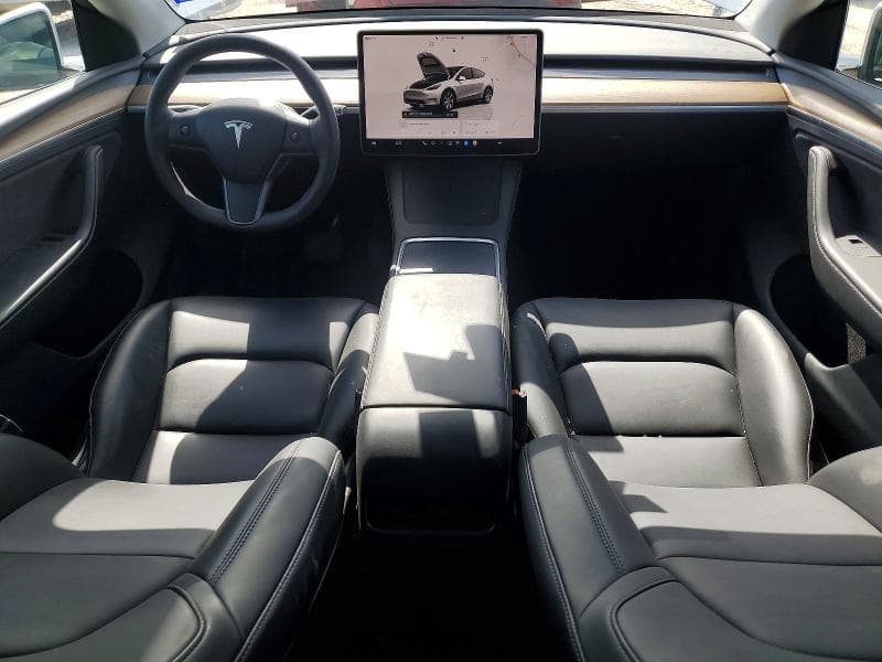2023 TESLA MODEL Y 8