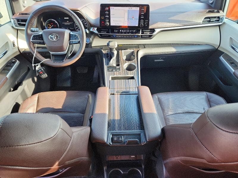 2021 TOYOTA SIENNA PLATINUM 7-PASSENGER 8