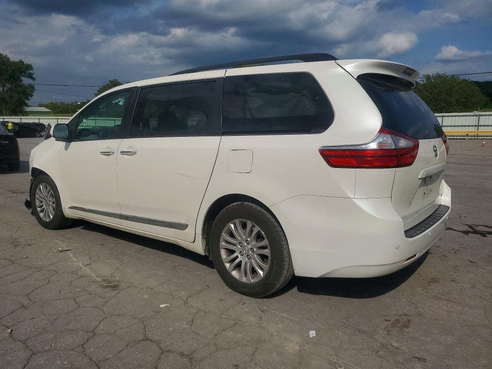 2017 TOYOTA SIENNA XLE PREMIUM 8-PASSENGER 2