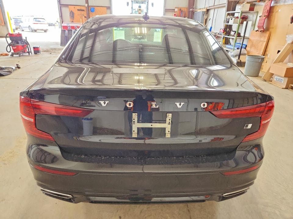 2021 VOLVO S60 T5 MOMENTUM 6