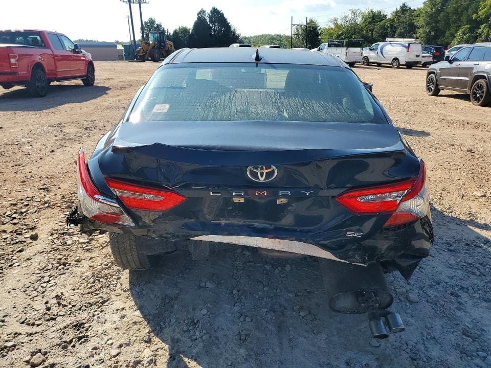 2019 TOYOTA CAMRY SE 6