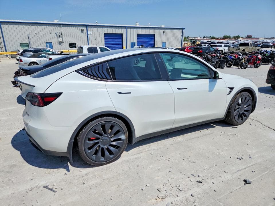 2024 TESLA MODEL Y 3