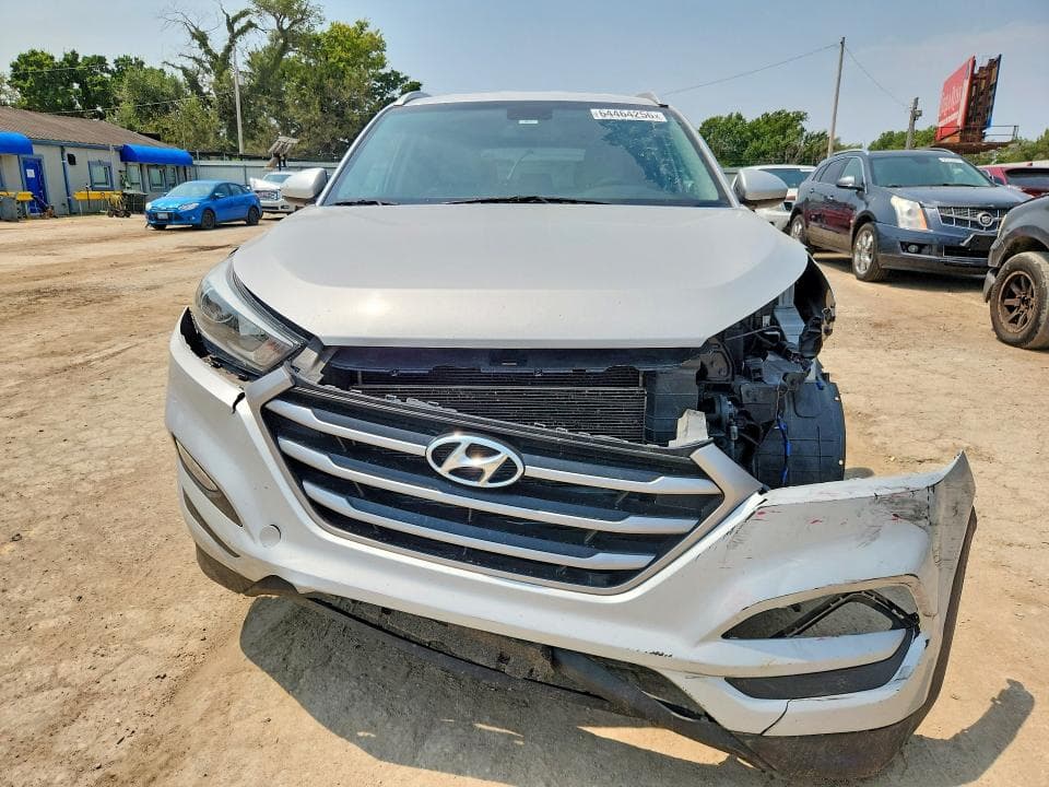 2017 HYUNDAI TUCSON SE 5