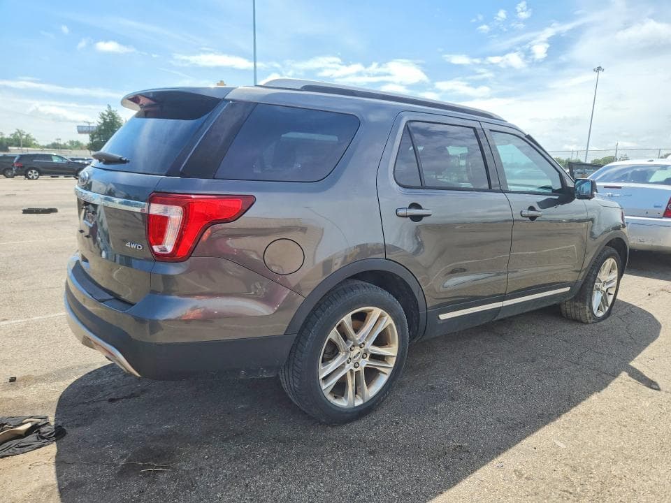 2017 FORD EXPLORER XLT 3