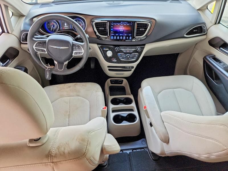 2017 CHRYSLER PACIFICA TOURING 8