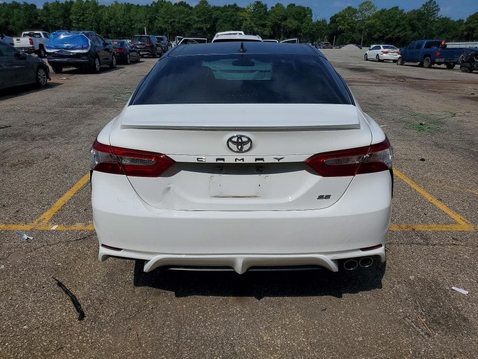 2020 TOYOTA CAMRY SE 6
