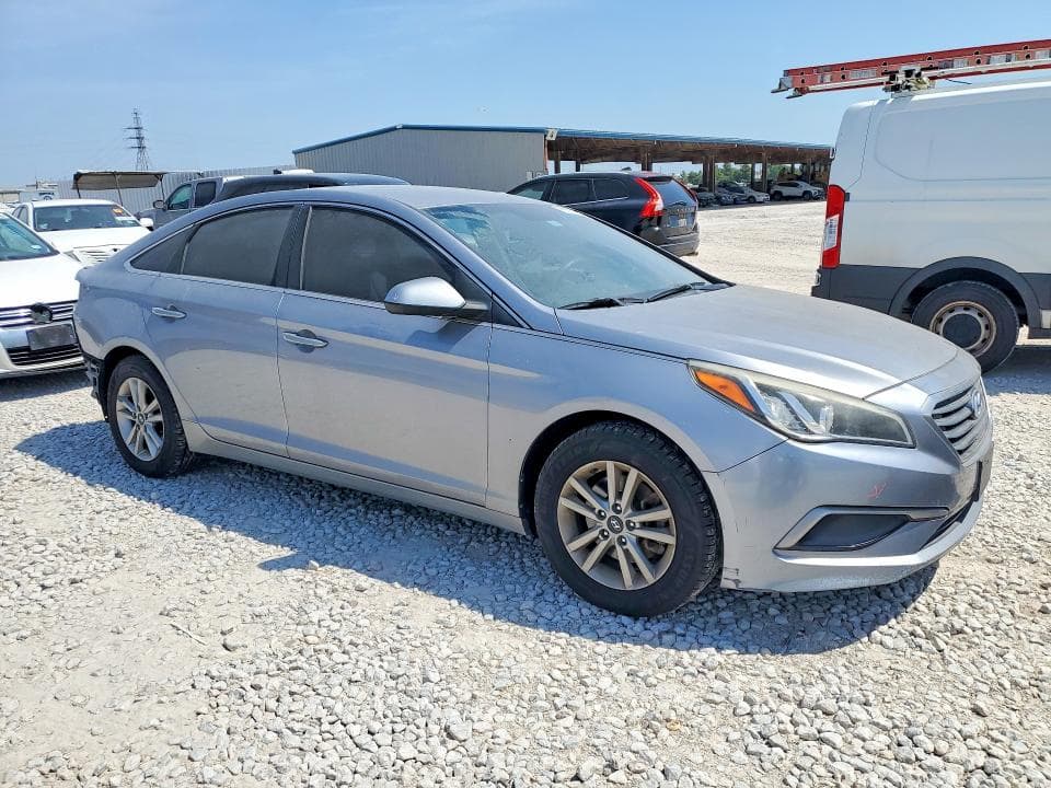 2017 HYUNDAI SONATA SE 4