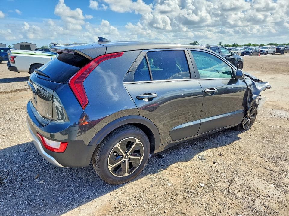 2026 KIA NIRO LX 3