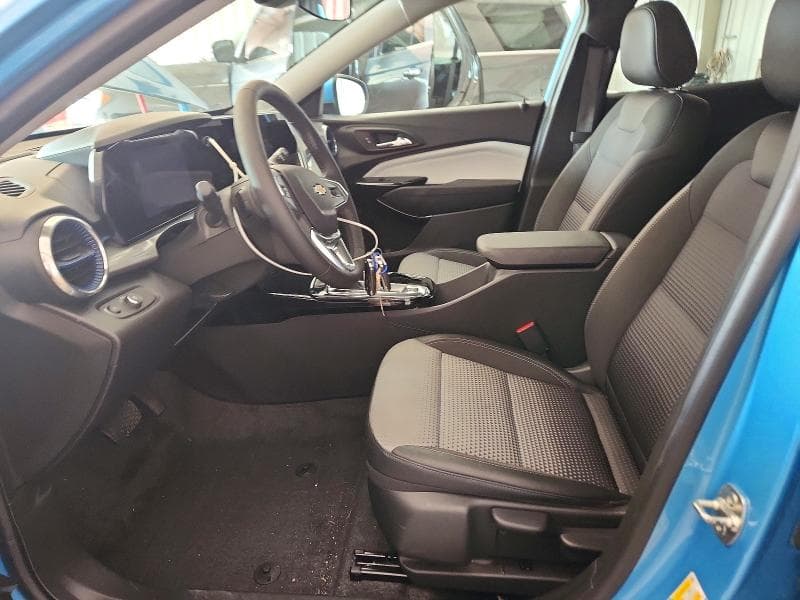 2025 CHEVROLET TRAX 1LT 7