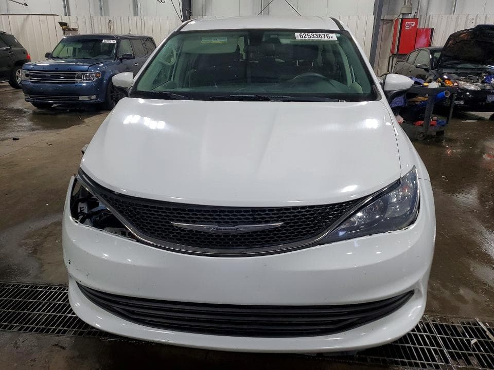 2018 CHRYSLER PACIFICA LX 5